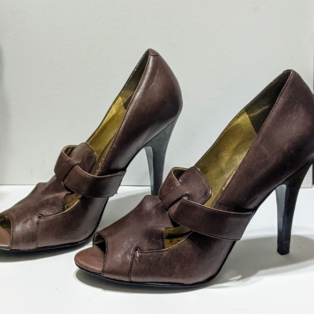 *NOT FOR SALE*BCBG size 7 Leather Peep Toe Heel